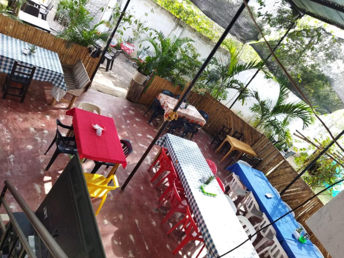 Hostal Sarita Villavieja Ngoại thất bức ảnh